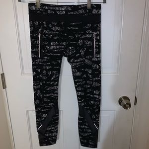 EXCELLENT condition lululemon leggings size 6